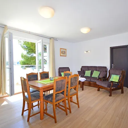 Apartmán Amiela By Interhome Trogir